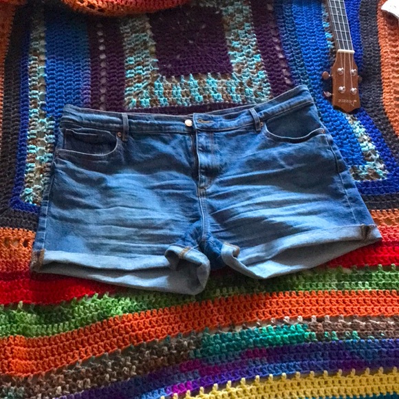 LOFT denim roll shorts - Picture 3 of 3